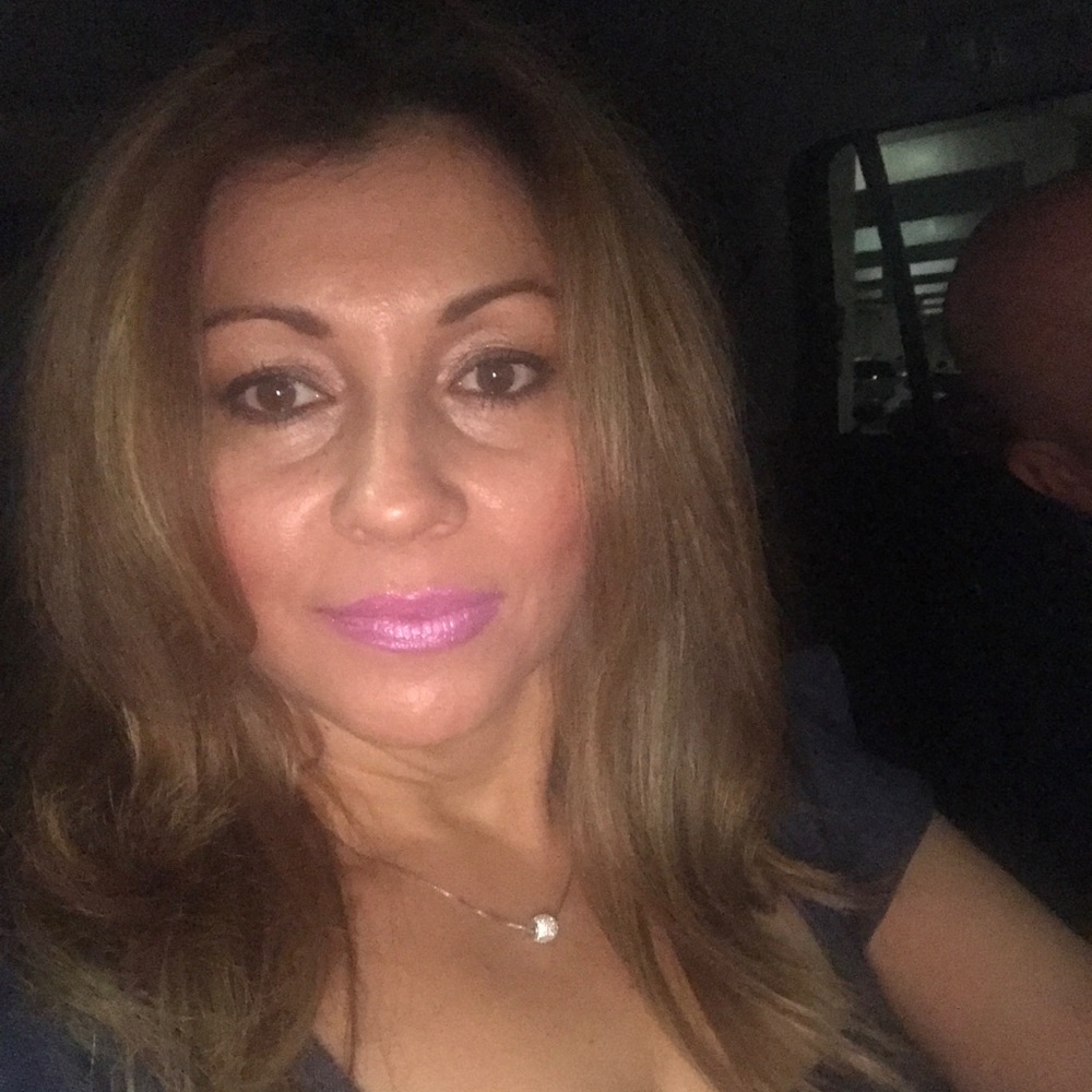 Meet your Posher, Nelida